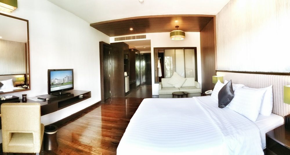 D Varee Mai Khao Beach Bagian luar foto