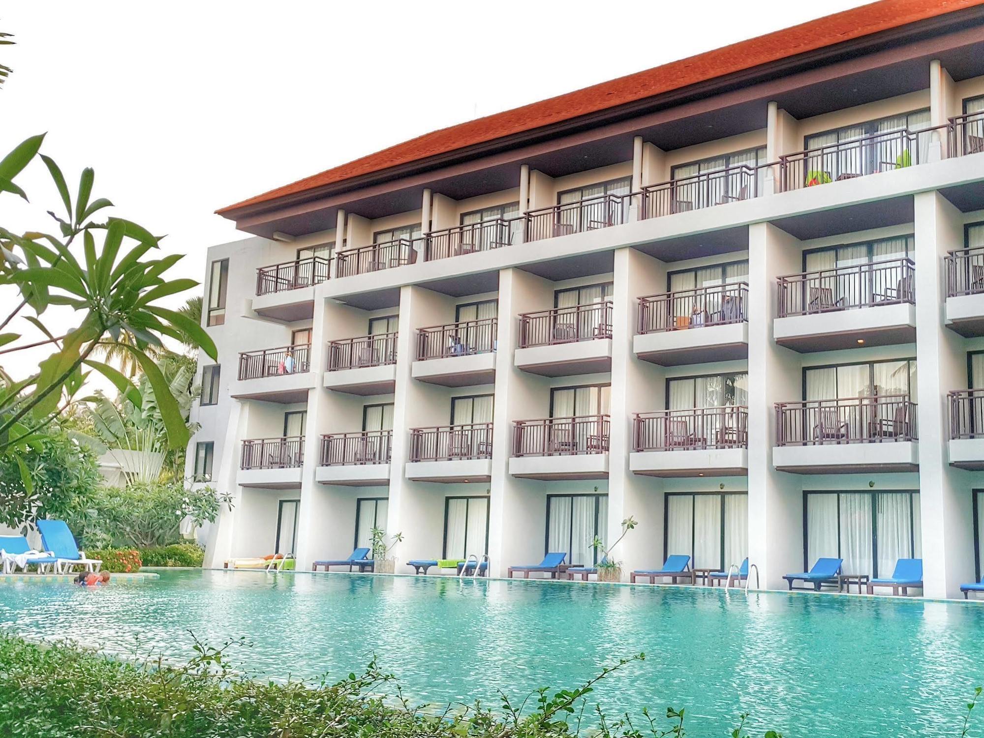 D Varee Mai Khao Beach Bagian luar foto